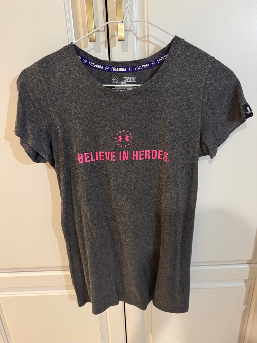 Under Armour Women’s 'Believe in Heroes' Short Sleeve Tee - Charcoal/Pink